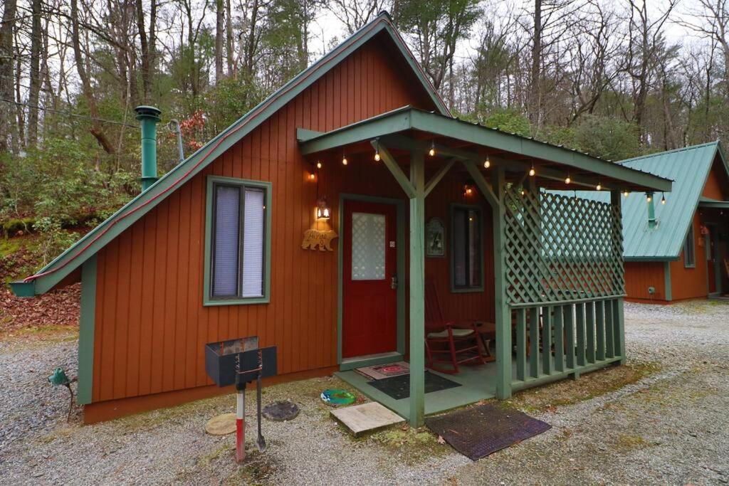 Cute Updated Mountain Cabin Fireplace #3 هيلين المظهر الخارجي الصورة