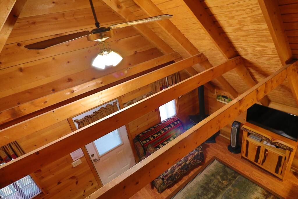 Cute Updated Mountain Cabin Fireplace #3 هيلين المظهر الخارجي الصورة